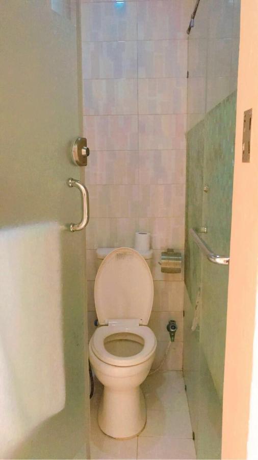 Airport Hotel Karachi Bagian luar foto