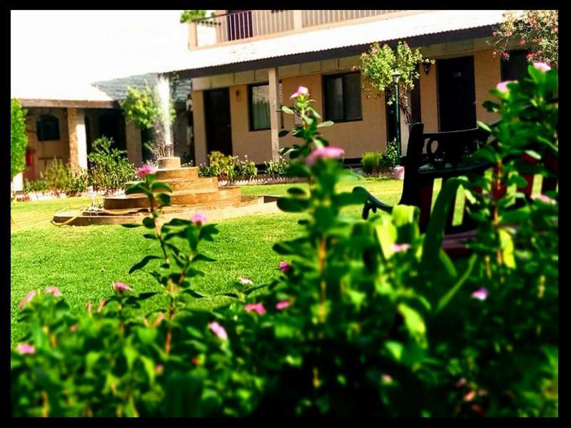 Airport Hotel Karachi Bagian luar foto
