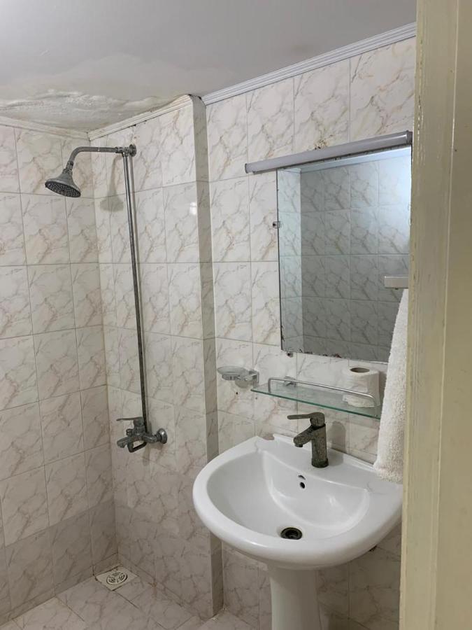 Airport Hotel Karachi Bagian luar foto