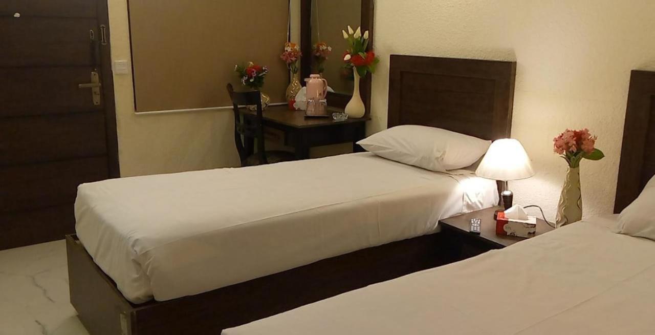 Airport Hotel Karachi Bagian luar foto
